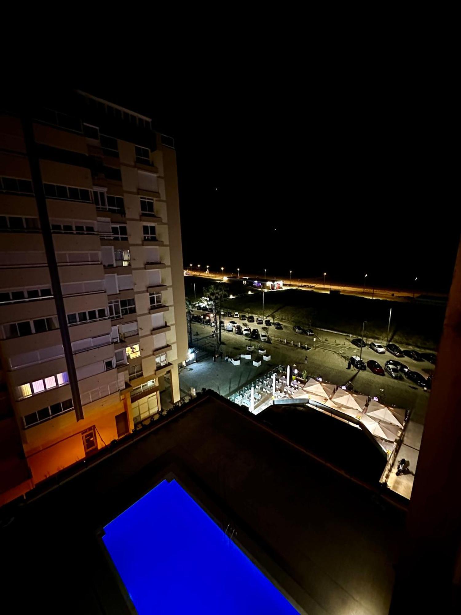Front Beach Costa Caparica Lisbon Costa de Caparica Eksteriør billede