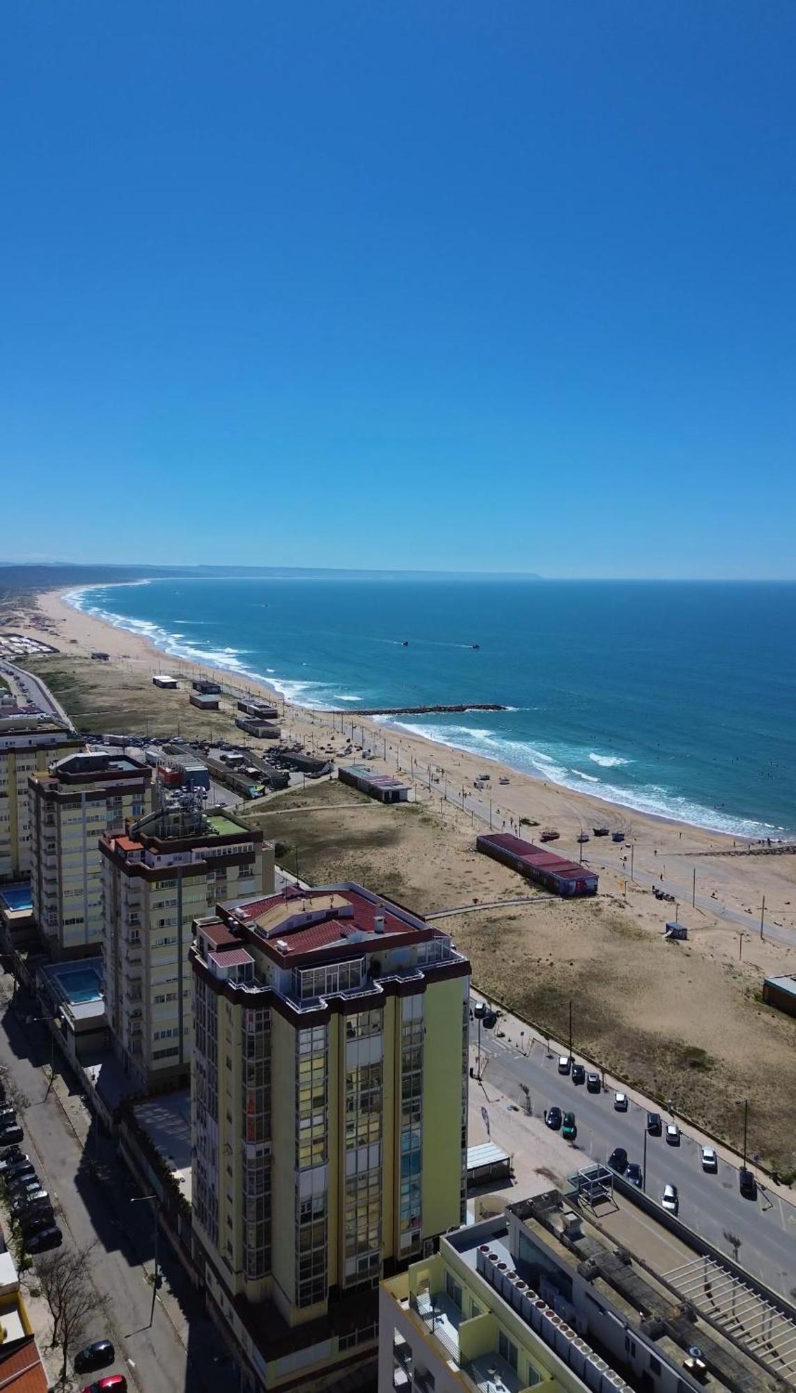 Front Beach Costa Caparica Lisbon Costa de Caparica Eksteriør billede