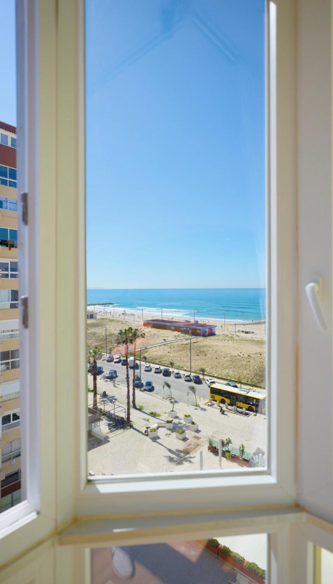 Front Beach Costa Caparica Lisbon Costa de Caparica Eksteriør billede